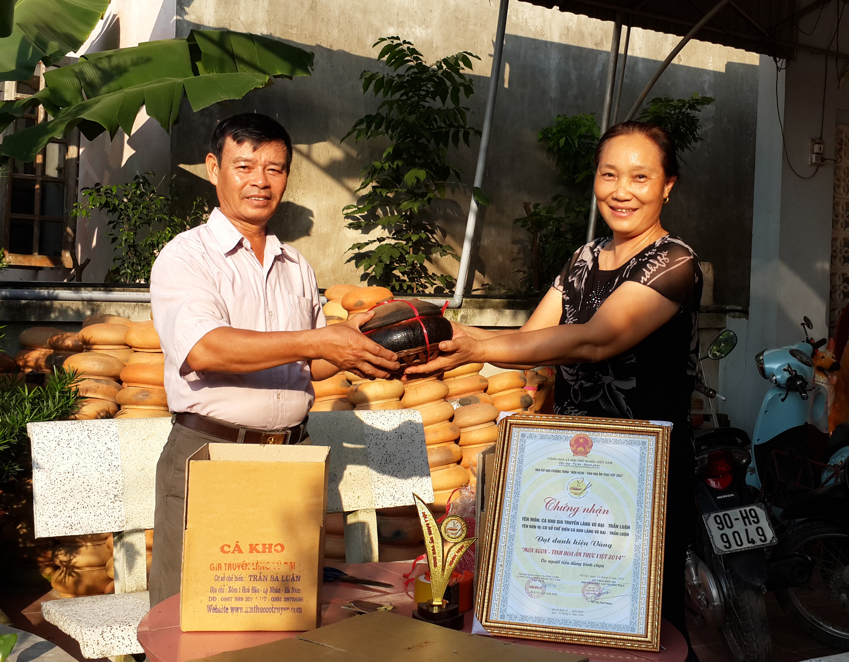 Thương hiệu Trần Luận - Cơ sở cá kho làng Vũ Đại kho nhiều cá nhất năm 2023 Thương hiệu Trần Luận - Cơ sở cá kho làng Vũ Đại kho nhiều cá nhất năm 2023